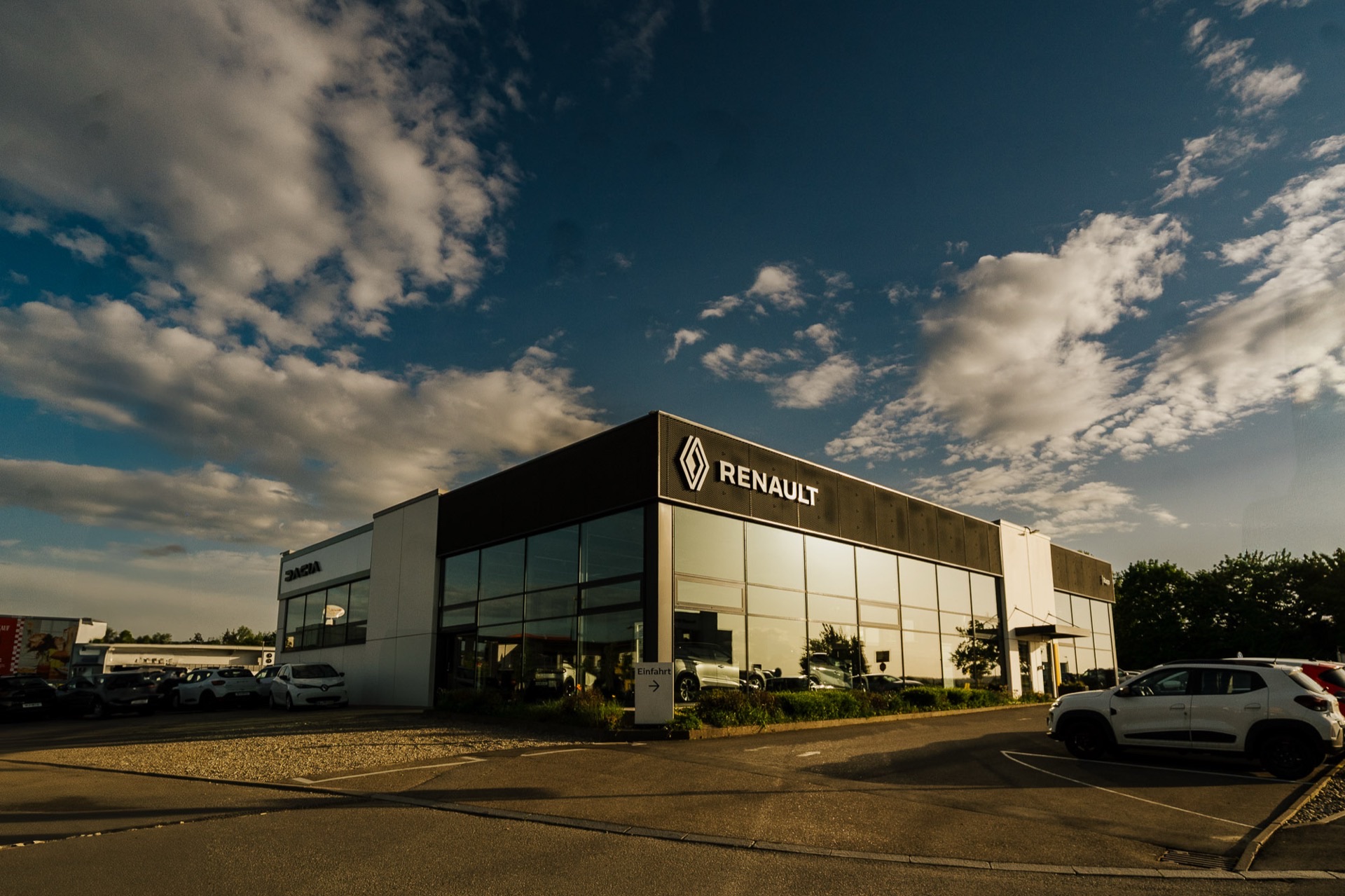 Autohaus Rapp Firmengebäude in Schemmerhofen